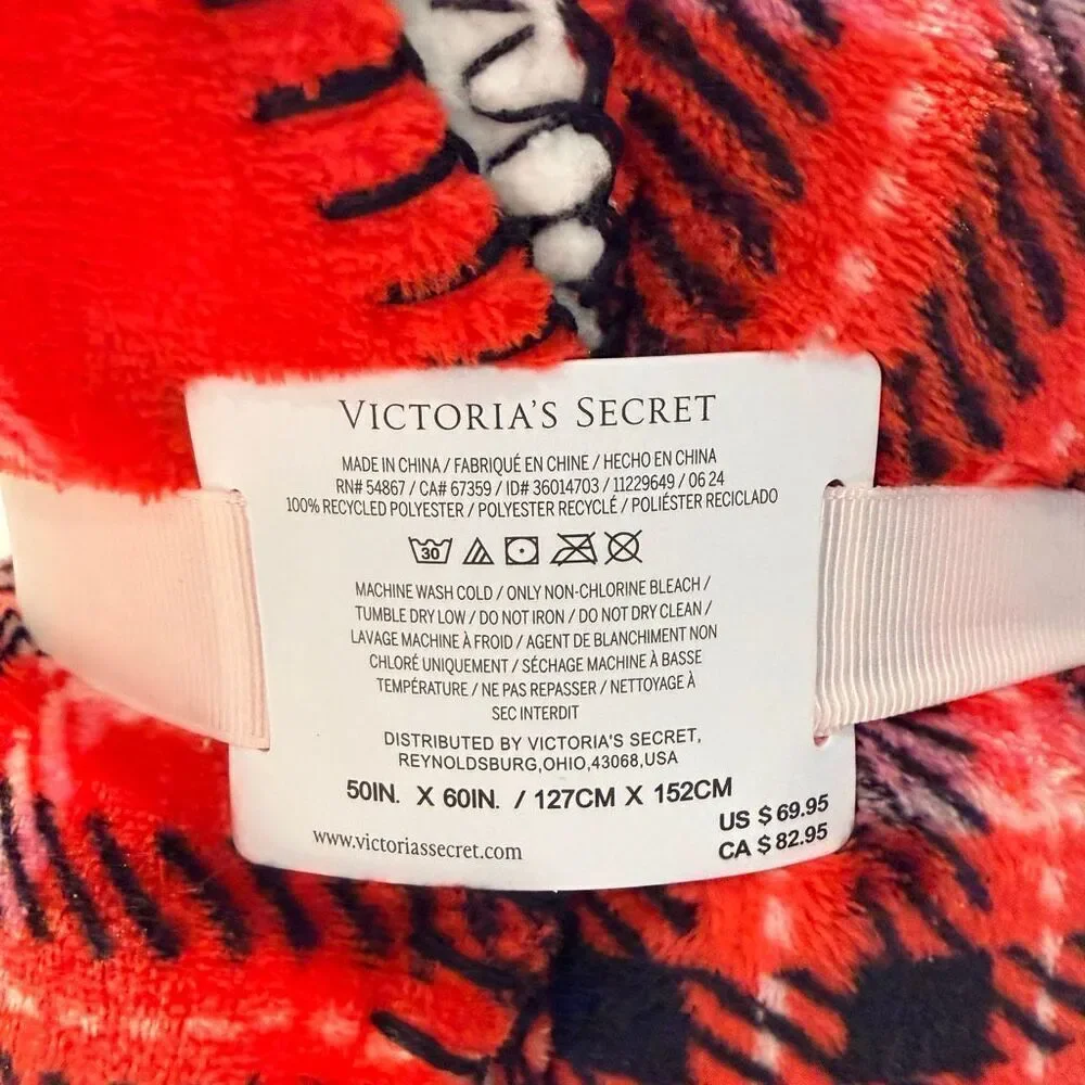 NWT Victoria's Secret Tartan Plaid Cozy Plush Fleece Throw Blanket Red 50